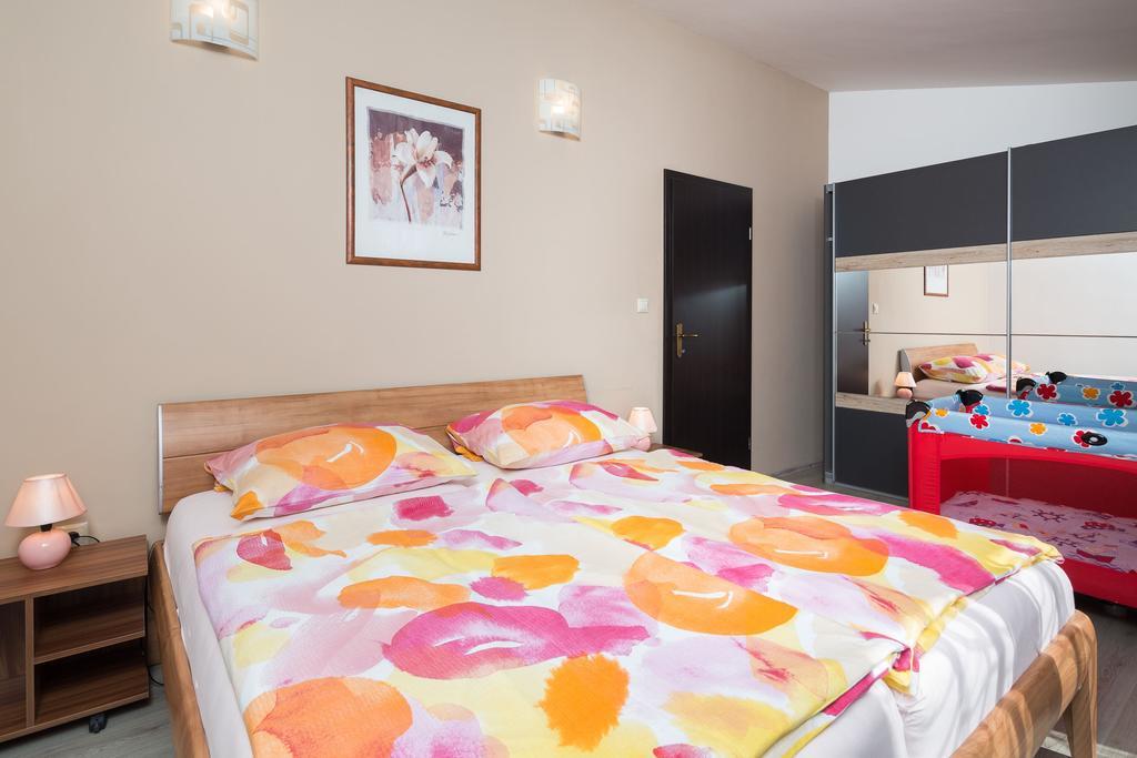 Villa Mery Šestanovac Eksteriør billede